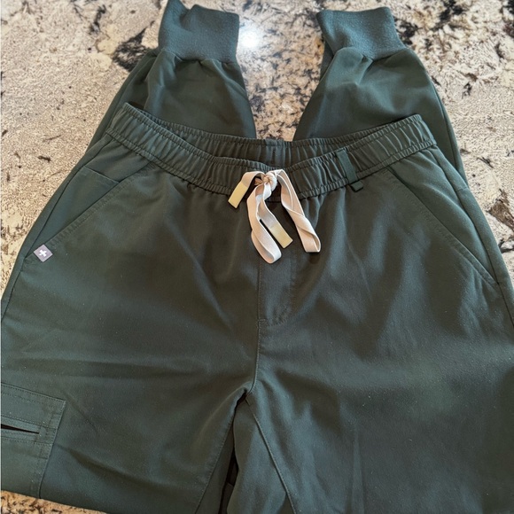 Men’s Moss Green Figs Set - Picture 2 of 11